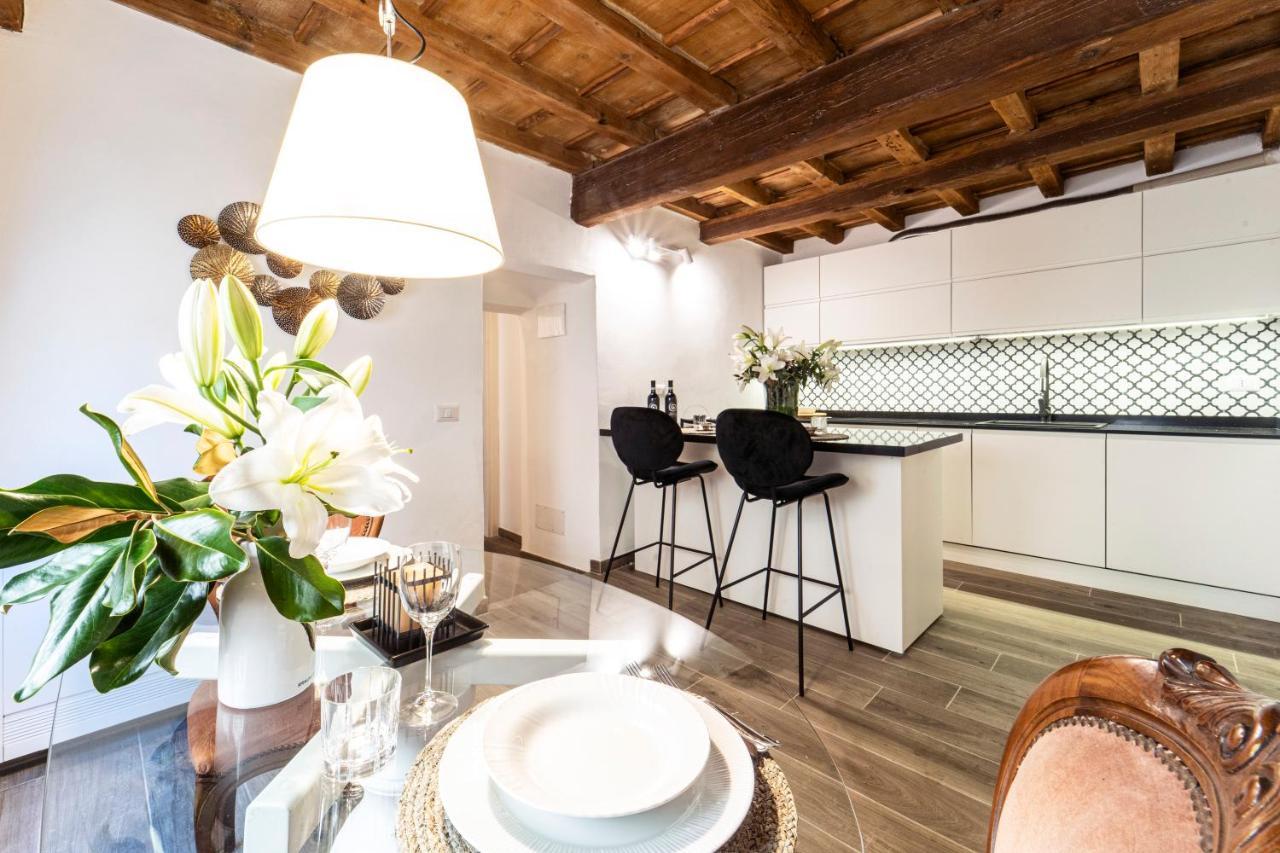 Palazzovilla Historic Building Luxury Suite Florence Exterior photo