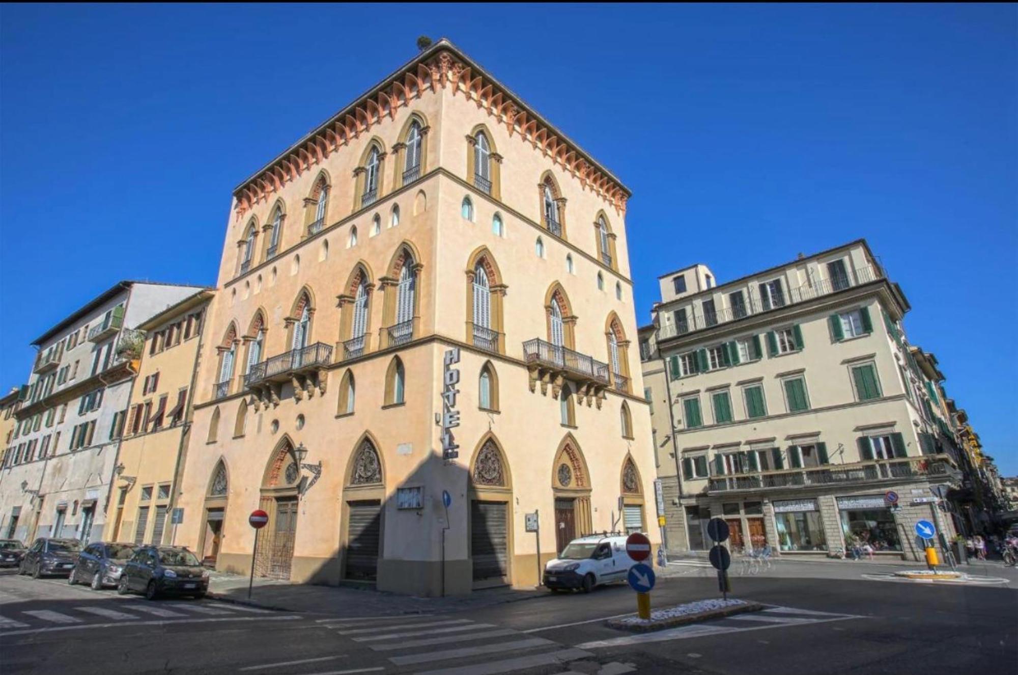 Palazzovilla Historic Building Luxury Suite Florence Exterior photo